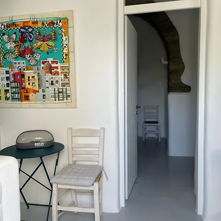Kariki Triantaros Tinos Apartman *