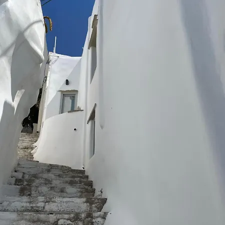 Διαμέρισμα Kariki Triantaros Tinos *