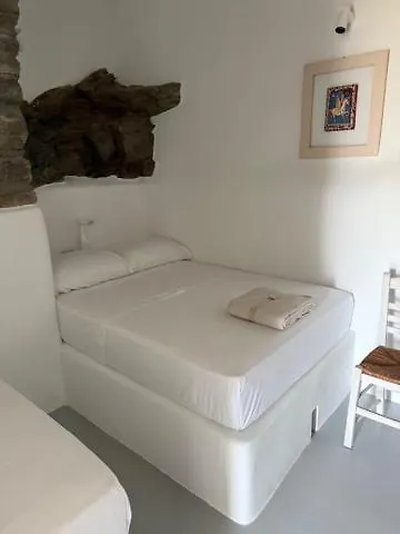 Kariki Triantaros Tinos * Triandáros