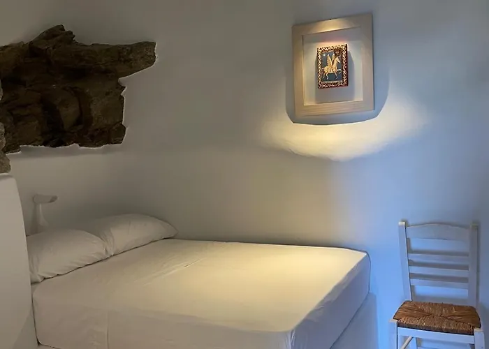 Kariki Triantaros Tinos * Triandáros