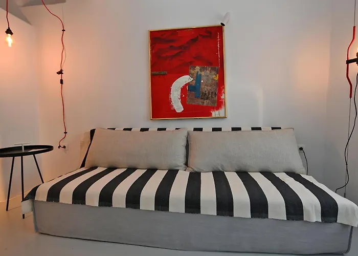 Kariki Triantaros Tinos